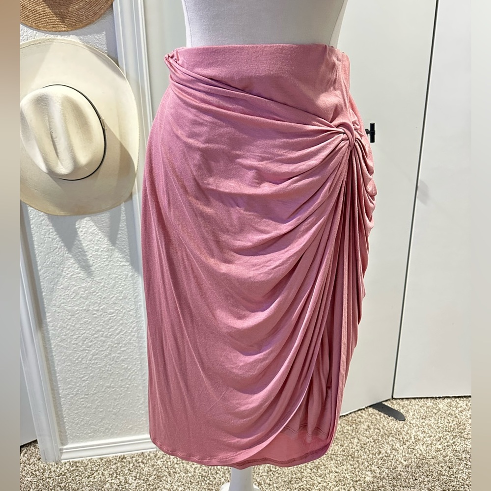 Pink Slit Skirt - Picture 2 of 3